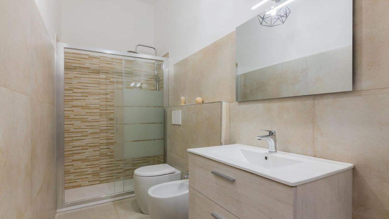 Porta Nuova Centro Elegante Suite Con Wifi تورينو المظهر الخارجي الصورة